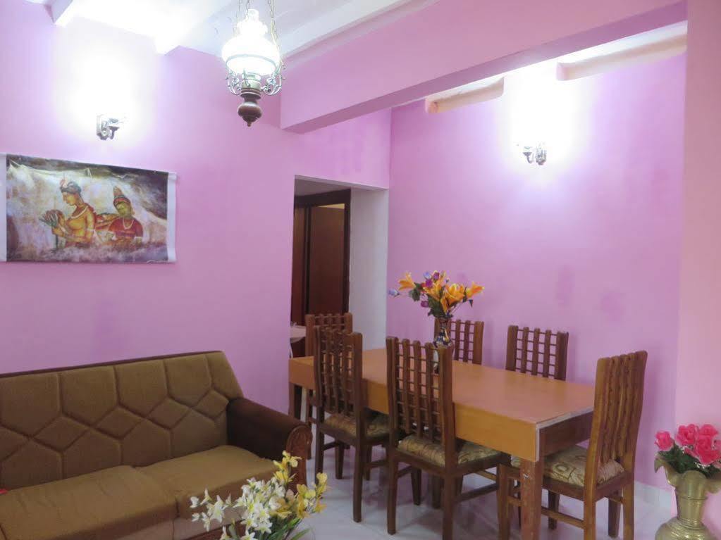 Blossom Rest Kandy Extérieur photo